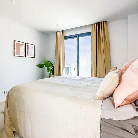 96-brand New Apartment, فوينخيرولا