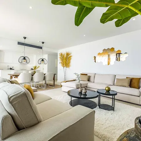 96-brand New Apartment, فوينخيرولا