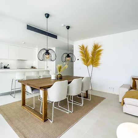 96-brand New Apartment, شقة فوينخيرولا